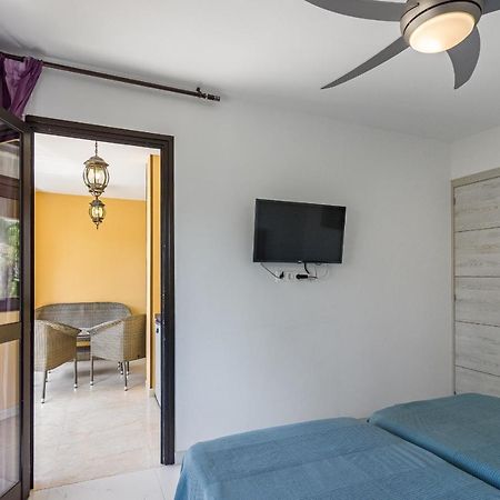 Amazing 3 Bedroom Apartment On The First Line Of The Best Las Americas Beach, Air Conditioner And Terrace Ocean View Playa de las Américas Extérieur photo