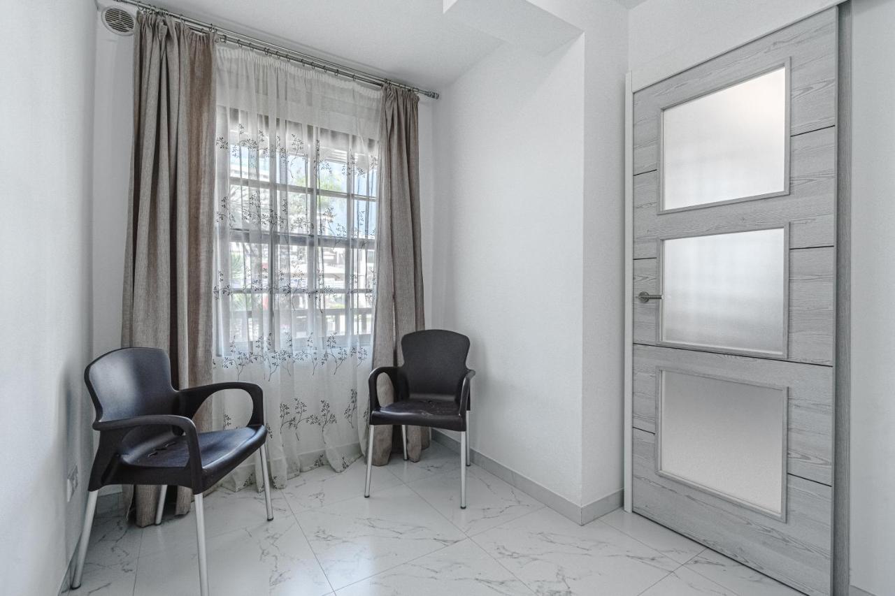 Amazing 3 Bedroom Apartment On The First Line Of The Best Las Americas Beach, Air Conditioner And Terrace Ocean View Playa de las Américas Extérieur photo