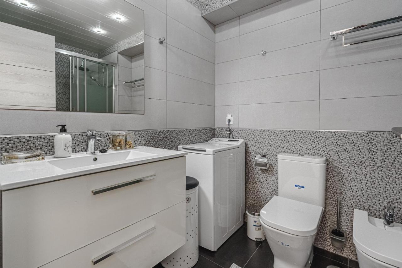 Amazing 3 Bedroom Apartment On The First Line Of The Best Las Americas Beach, Air Conditioner And Terrace Ocean View Playa de las Américas Extérieur photo